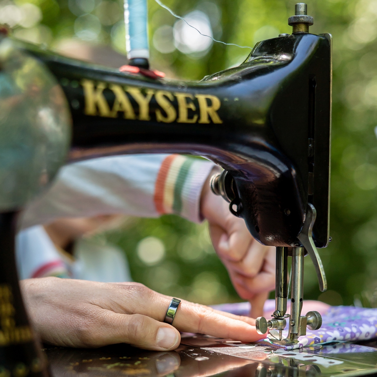 Nähmaschine im Wald